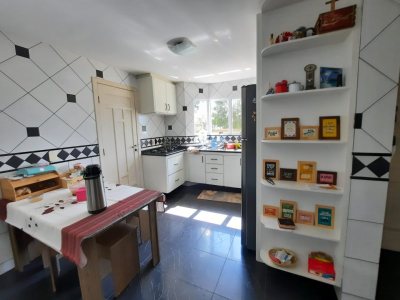 Casa à venda com 250m², 3 quartos, 3 suítes, 2 vagas no bairro Carianos em Florianópolis - Foto 18