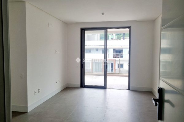 Apartamento à venda com 110m², 2 quartos, 2 suítes, 2 vagas no bairro Córrego Grande em Florianópolis
