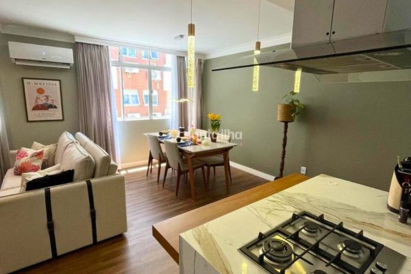 Apartamento à venda com 77m², 2 quartos, 1 suíte, 1 vaga no bairro Agronômica em Florianópolis