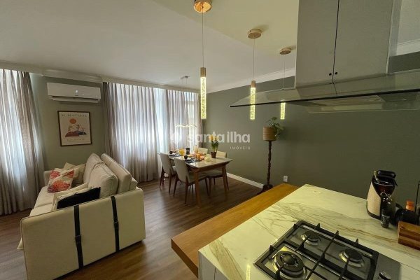 Apartamento à venda com 77m², 2 quartos, 1 suíte, 1 vaga no bairro Agronômica em Florianópolis