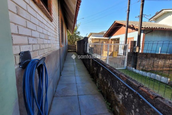 Casa à venda com 97m², 3 quartos, 1 suíte, 4 vagas no bairro Tapera em Florianópolis