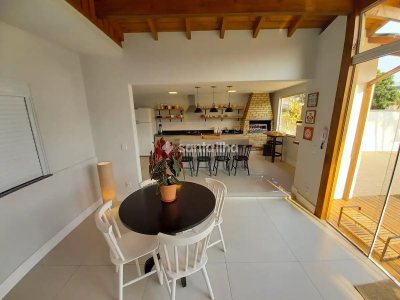 Casa à venda com 140m², 3 quartos, 3 suítes, 3 vagas no bairro Campeche em Florianópolis - Foto 9