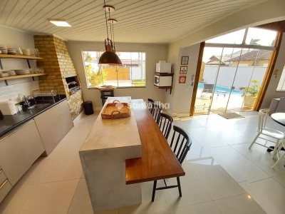 Casa à venda com 140m², 3 quartos, 3 suítes, 3 vagas no bairro Campeche em Florianópolis - Foto 11