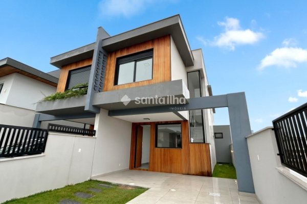 Casa para alugar com 157m², 3 quartos, 1 suíte, 1 vaga no bairro Campeche em Florianópolis