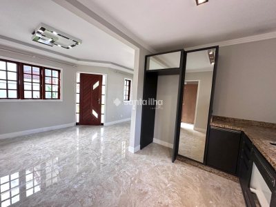 Casa à venda com 206m², 2 quartos, 1 suíte, 3 vagas no bairro Campeche em Florianópolis - Foto 7