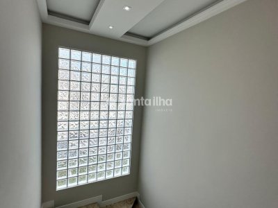 Casa à venda com 206m², 2 quartos, 1 suíte, 3 vagas no bairro Campeche em Florianópolis - Foto 13