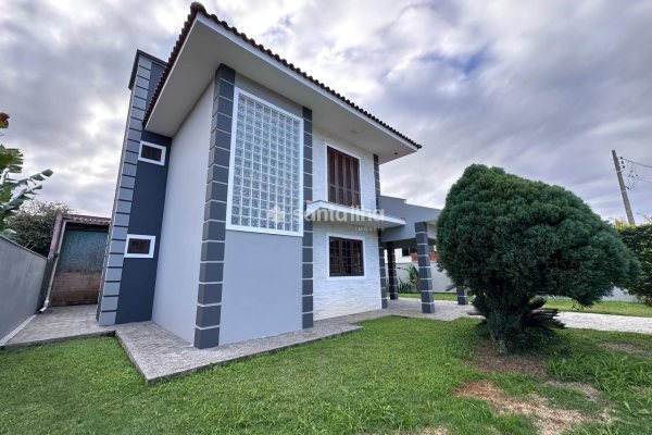 Casa à venda com 206m², 2 quartos, 1 suíte, 3 vagas no bairro Campeche em Florianópolis