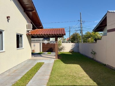 Casa à venda com 214m², 3 quartos, 1 suíte, 5 vagas no bairro Campeche em Florianópolis - Foto 17