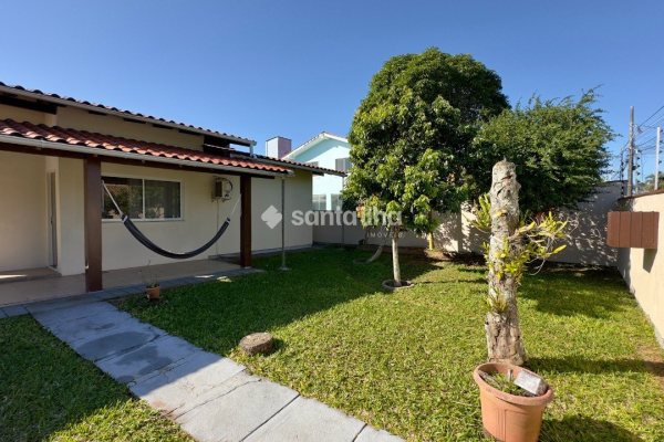Casa à venda com 214m², 3 quartos, 1 suíte, 5 vagas no bairro Campeche em Florianópolis