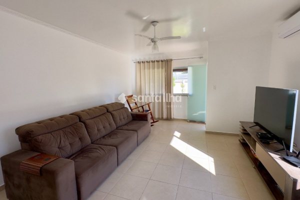 Casa à venda com 214m², 3 quartos, 1 suíte, 5 vagas no bairro Campeche em Florianópolis