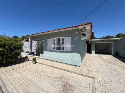 Casa à venda com 116m², 2 quartos, 4 vagas no bairro Campeche em Florianopolis - Foto 2