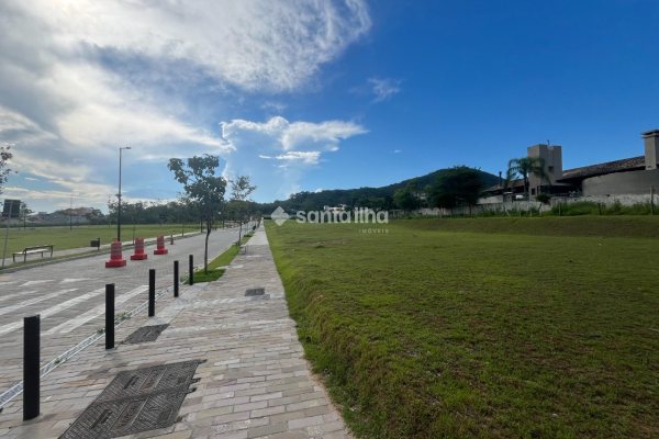 Terreno à venda com 362m² no bairro Campeche em Florianopolis