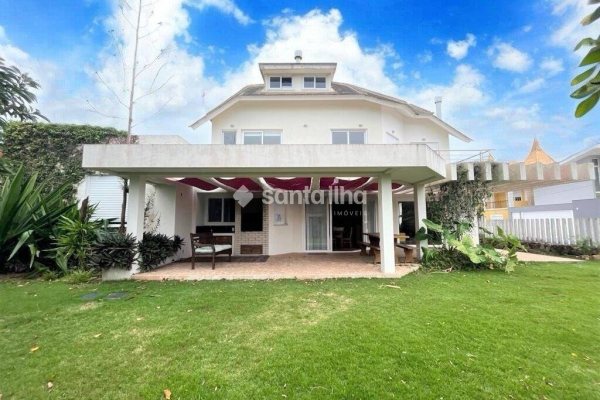 Casa em Condomínio à venda com 460m², 5 quartos, 5 suítes, 4 vagas no bairro Morro das Pedras em Florianópolis