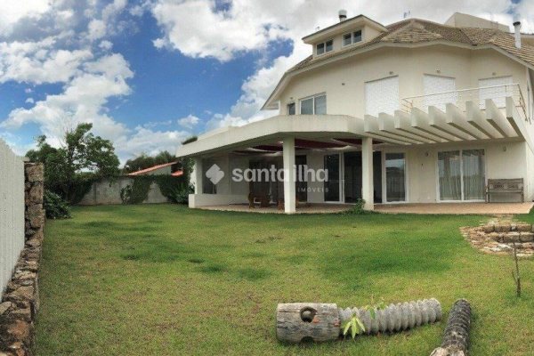 Casa em Condomínio à venda com 460m², 5 quartos, 5 suítes, 4 vagas no bairro Morro das Pedras em Florianópolis