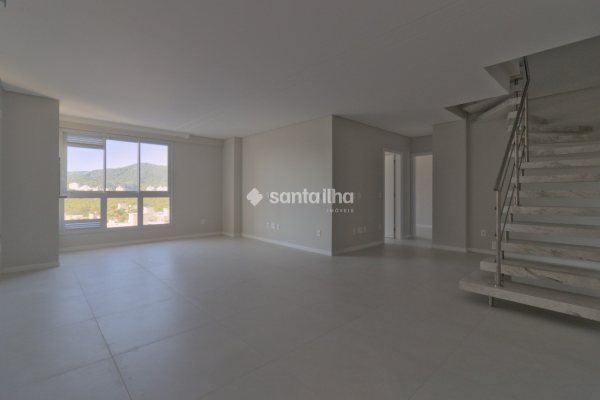 Cobertura à venda com 107m², 3 quartos, 2 suítes, 2 vagas no bairro Trindade em Florianópolis