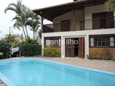 Casa à venda com 200m², 4 quartos, 2 suítes, 1 vaga no bairro Campeche em Florianópolis - Foto 25
