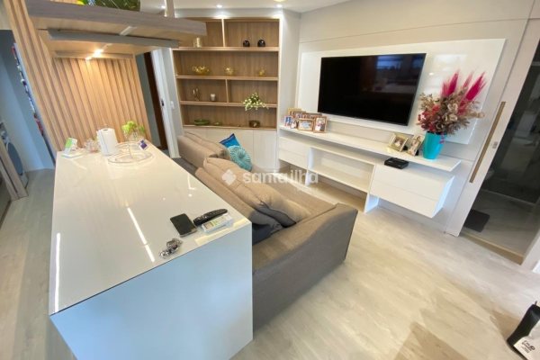 Apartamento à venda com 67m², 2 quartos, 1 suíte, 1 vaga no bairro João Paulo em Florianópolis