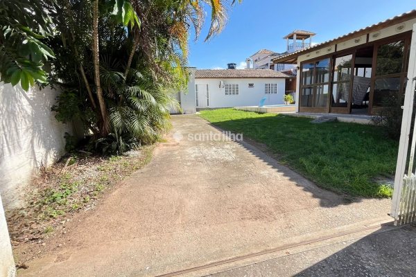 Casa à venda com 142m², 2 quartos, 2 vagas no bairro Campeche em Florianópolis