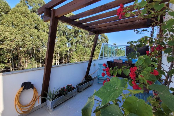 Cobertura à venda com 148m², 2 quartos, 1 suíte, 2 vagas no bairro Campeche em Florianópolis