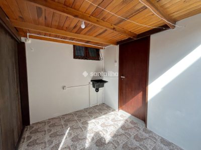 Casa para alugar com 100m², 3 quartos, 2 vagas no bairro Campeche em Florianópolis - Foto 17