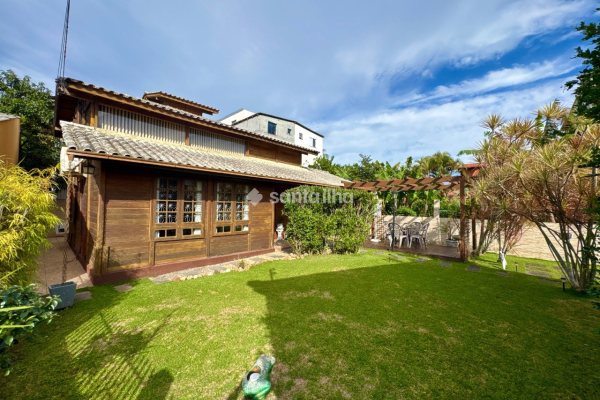 Casa à venda com 79m², 3 quartos, 2 vagas no bairro Campeche em Florianópolis