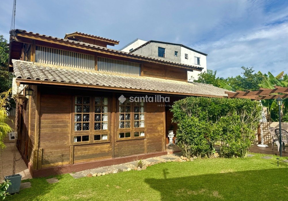 Casa à venda com 79m², 3 quartos, 2 vagas no bairro Campeche em Florianópolis - Foto 1