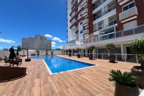 Apartamento à venda com 156m², 3 quartos, 1 suíte, 1 vaga no bairro Agronômica em Florianópolis