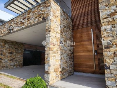 Casa à venda com 365m², 4 quartos, 4 suítes, 4 vagas no bairro Lagoa da Conceição em Florianópolis - Foto 4
