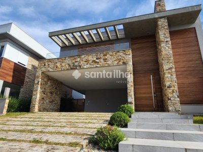 Casa à venda com 365m², 4 quartos, 4 suítes, 4 vagas no bairro Lagoa da Conceição em Florianópolis - Foto 2