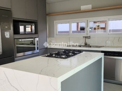 Casa à venda com 365m², 4 quartos, 4 suítes, 4 vagas no bairro Lagoa da Conceição em Florianópolis - Foto 14