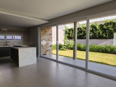 Casa à venda com 365m², 4 quartos, 4 suítes, 4 vagas no bairro Lagoa da Conceição em Florianópolis - Foto 12