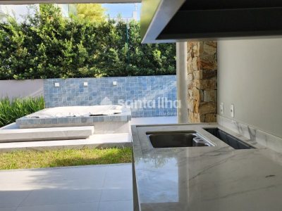 Casa à venda com 365m², 4 quartos, 4 suítes, 4 vagas no bairro Lagoa da Conceição em Florianópolis - Foto 15