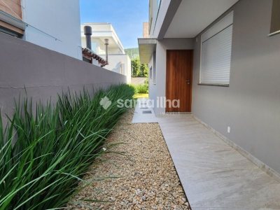 Casa à venda com 365m², 4 quartos, 4 suítes, 4 vagas no bairro Lagoa da Conceição em Florianópolis - Foto 37