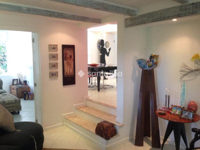 Casa à venda com 172m², 4 quartos, 2 suítes, 5 vagas no bairro Lagoa da Conceição em Florianópolis - Foto 10