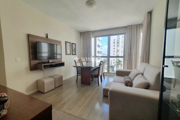 Apartamento à venda com 77m², 2 quartos, 1 suíte, 1 vaga no bairro Centro em Florianopolis