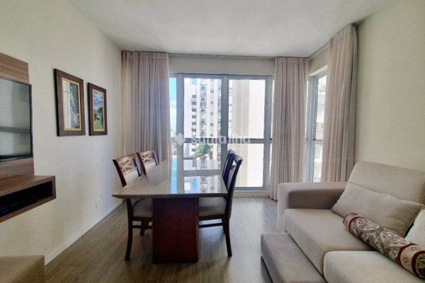 Apartamento à venda com 77m², 2 quartos, 1 suíte, 1 vaga no bairro Centro em Florianopolis
