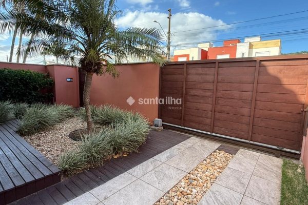 Casa à venda com 128m², 4 quartos, 1 suíte, 3 vagas no bairro Campeche em Florianópolis