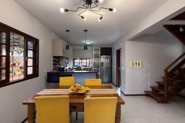 Casa à venda com 128m², 4 quartos, 1 suíte, 3 vagas no bairro Campeche em Florianópolis