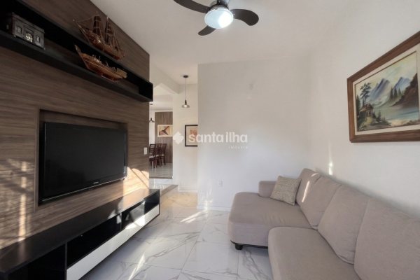 Casa para alugar ou comprar com 250m², 3 quartos, 1 suíte, 3 vagas no bairro Campeche em Florianópolis