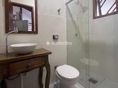 Casa para alugar ou comprar com 250m², 3 quartos, 1 suíte, 3 vagas no bairro Campeche em Florianópolis - Foto 18