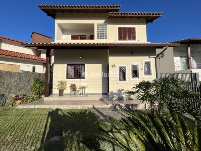Casa para alugar ou comprar com 250m², 3 quartos, 1 suíte, 3 vagas no bairro Campeche em Florianópolis - Foto 2