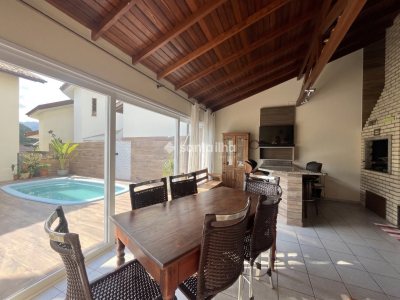 Casa para alugar ou comprar com 250m², 3 quartos, 1 suíte, 3 vagas no bairro Campeche em Florianópolis - Foto 15