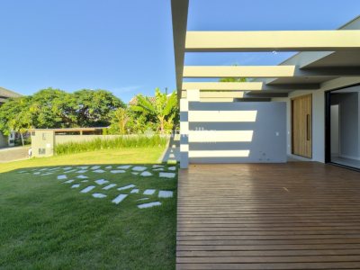 Casa em Condomínio à venda com 281m², 3 quartos, 3 suítes, 6 vagas no bairro Rio Tavares em Florianópolis - Foto 16