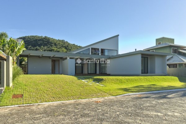 Casa em Condomínio à venda com 281m², 3 quartos, 3 suítes, 6 vagas no bairro Rio Tavares em Florianópolis
