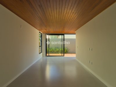 Casa em Condomínio à venda com 281m², 3 quartos, 3 suítes, 6 vagas no bairro Rio Tavares em Florianópolis - Foto 14
