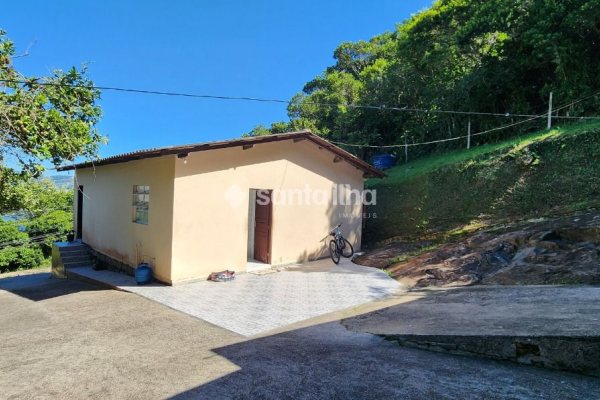 Casa à venda com 98m², 3 quartos, 1 vaga no bairro Barra da Lagoa em Florianópolis