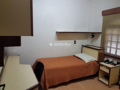 Casa à venda com 416m², 4 quartos, 2 suítes, 4 vagas no bairro Agronômica em Florianópolis - Foto 15