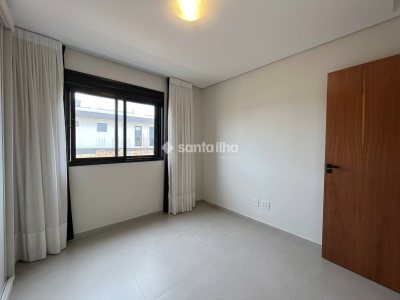 Casa para alugar com 201m², 3 quartos, 1 suíte, 2 vagas no bairro Campeche em Florianópolis - Foto 17