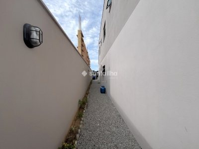 Casa para alugar com 201m², 3 quartos, 1 suíte, 2 vagas no bairro Campeche em Florianópolis - Foto 24