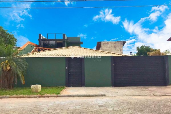 Casa à venda com 300m², 4 quartos, 1 suíte, 4 vagas no bairro Rio Tavares em Florianópolis